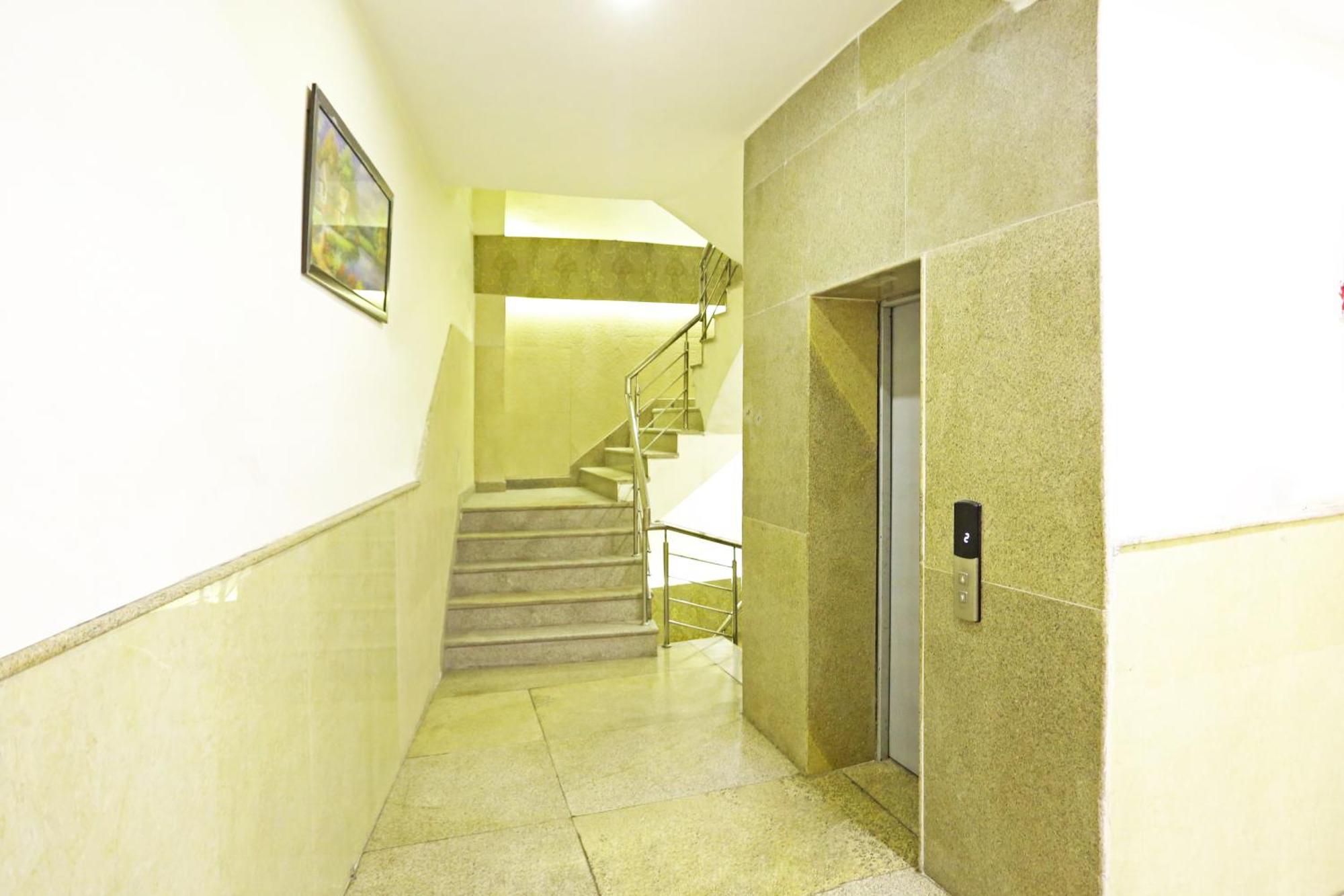 Hotel The Kiara Near Delhi Airport Nova Deli Exterior foto