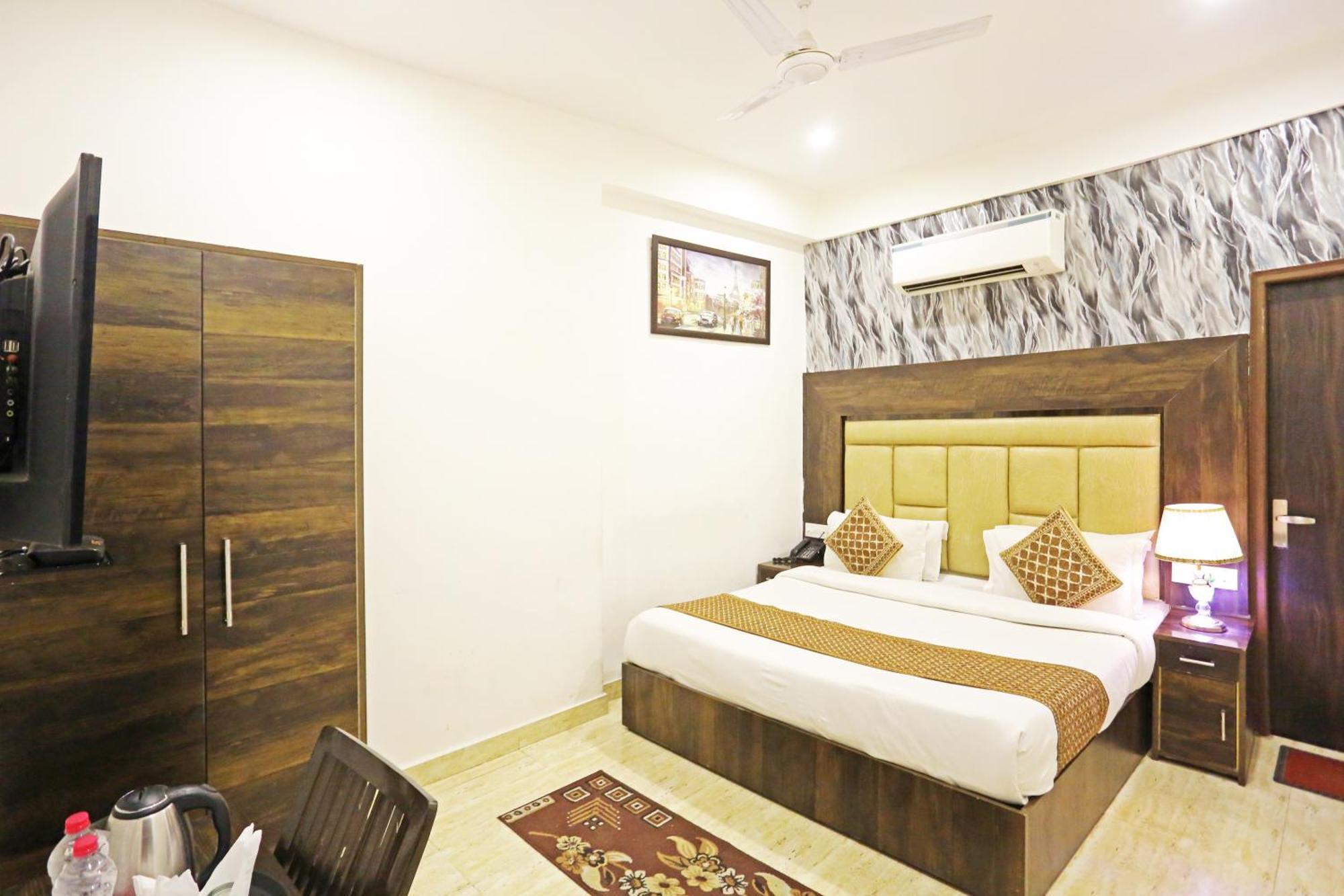 Hotel The Kiara Near Delhi Airport Nova Deli Exterior foto