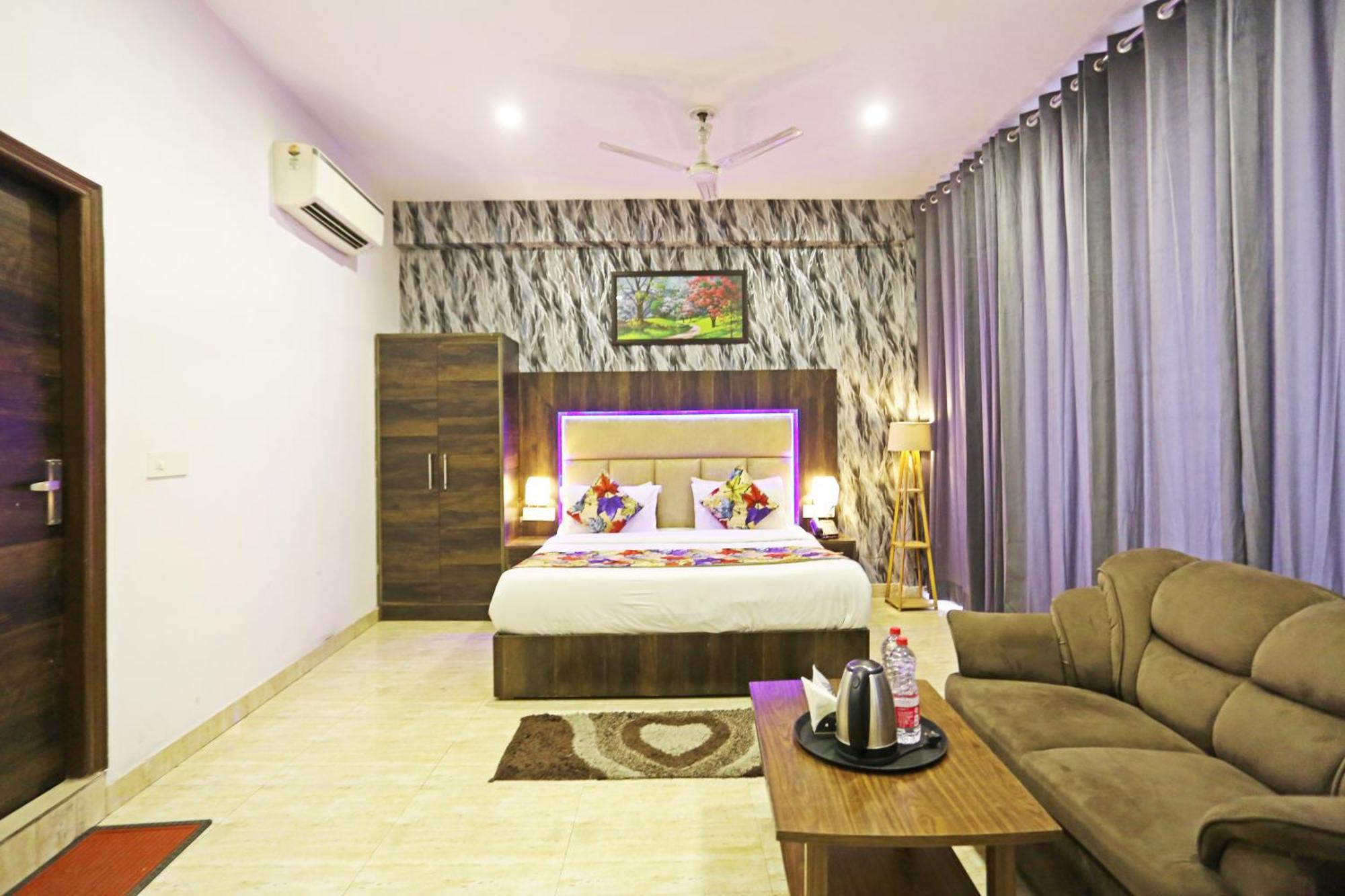 Hotel The Kiara Near Delhi Airport Nova Deli Exterior foto
