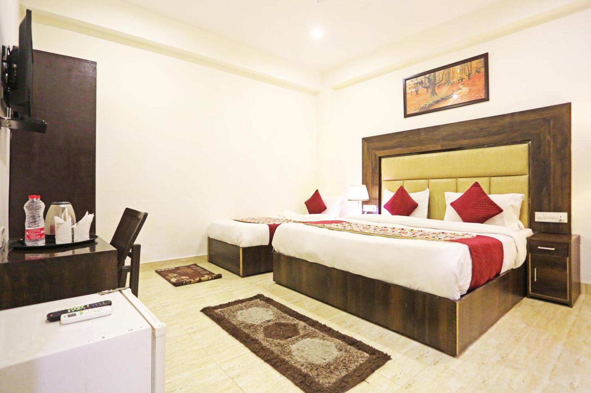 Hotel The Kiara Near Delhi Airport Nova Deli Exterior foto