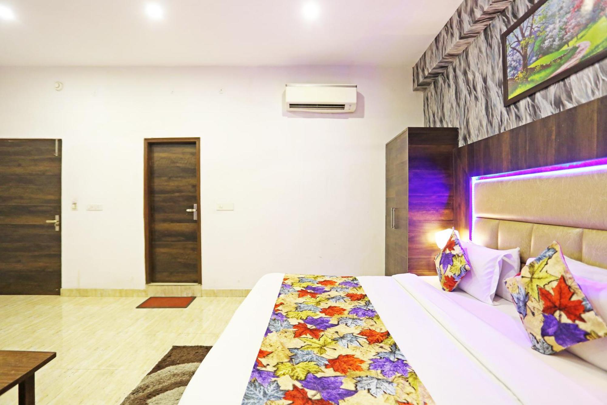 Hotel The Kiara Near Delhi Airport Nova Deli Exterior foto